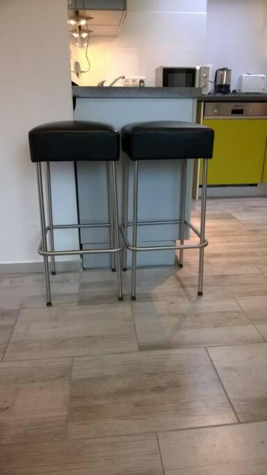 Toll Apartment Mit Privatem Eingang Free Parking Slbst Check-In Netflix 30 Zone Ruhig Duisburg Exterior foto