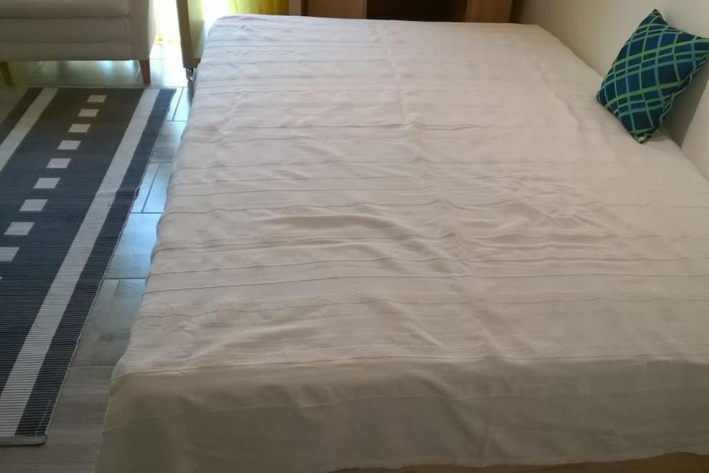 Toll Apartment Mit Privatem Eingang Free Parking Slbst Check-In Netflix 30 Zone Ruhig Duisburg Exterior foto