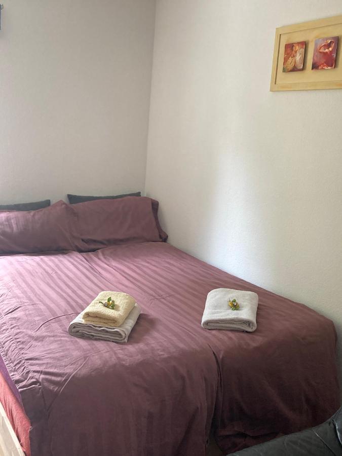 Toll Apartment Mit Privatem Eingang Free Parking Slbst Check-In Netflix 30 Zone Ruhig Duisburg Exterior foto